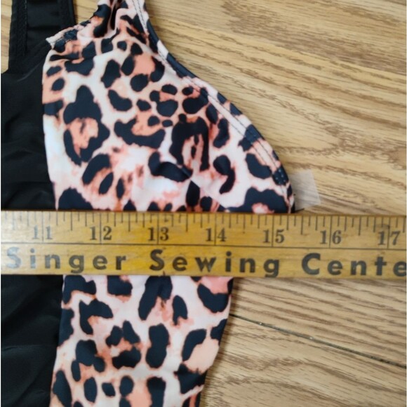 Leopard Print One Piece Swimsuit size Large Built-in Bra with removable Pads - Picture 13 of 16